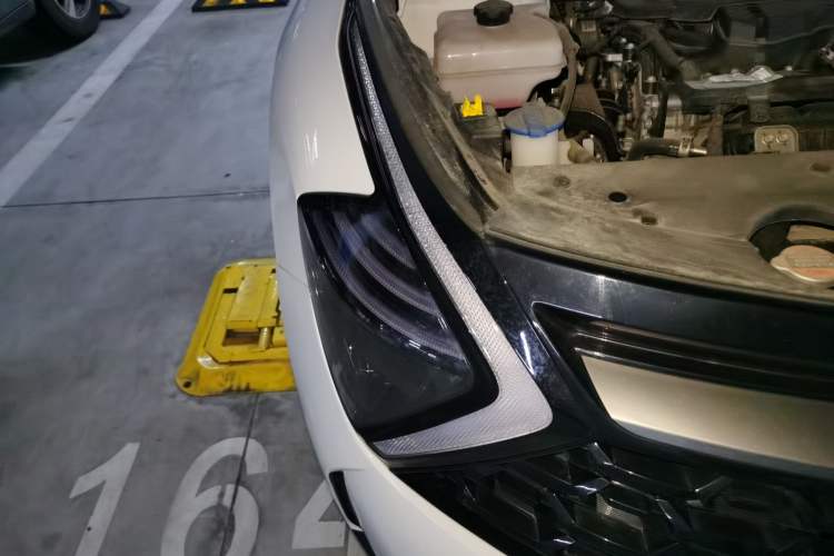 Used Kia Sportage (Chinese Domestic Model) 2023 1.5T Two-Wheel Drive Prestige Edition Right Front Headlight