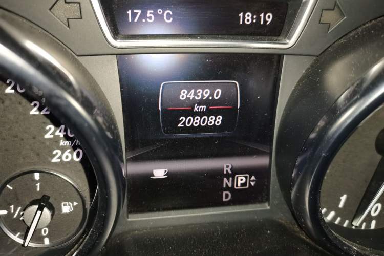 Used Mercedes-Benz M-Class 2012 ML 300
