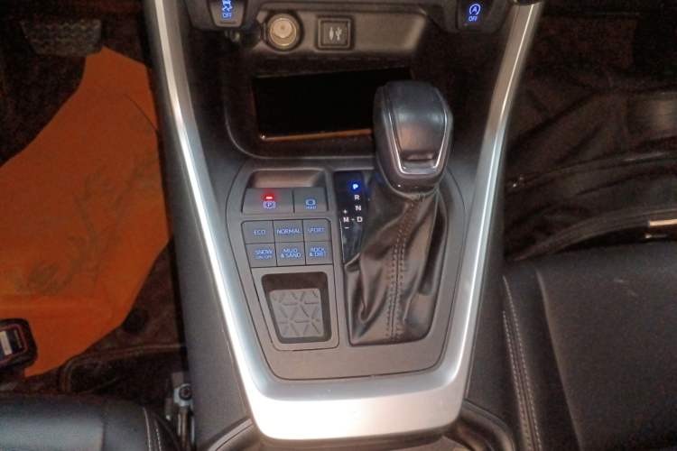 Used Toyota Wildlander 2022 2.0L CVT 4x4 Luxury PLUS Edition