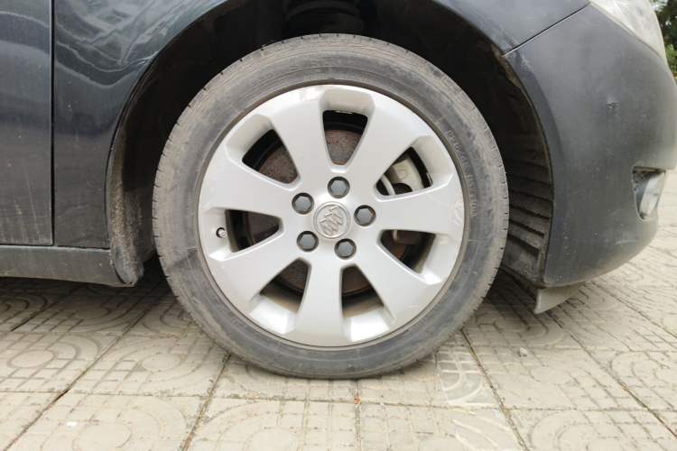 Used Buick Regal 2010 1.6T Elite Sport Edition Right Front Wheel Hub