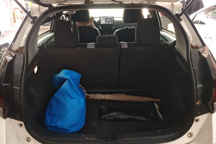 Used Toyota YARiS L Zhi Xuan 2020 X-Trail X 1.5L CVT Leading Edition Trunk