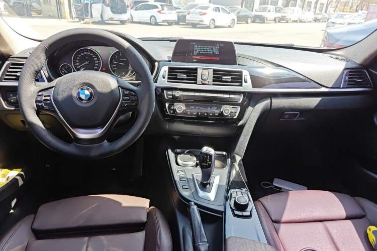 Used BMW 3 Series 2018 320Li Fashion Model Center Console