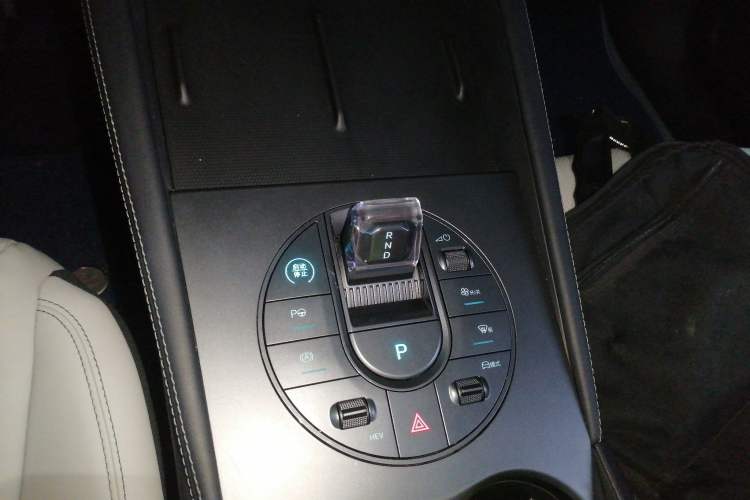 Used BYD Seal 06 New Energy 2025 DM-i Smart Drive 120KM Prestige Model Gear Lever