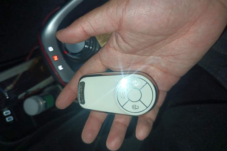 Used ORA Good Cat GT 2022 Mulan Edition 480km Long-Range续航 Vehicle Key