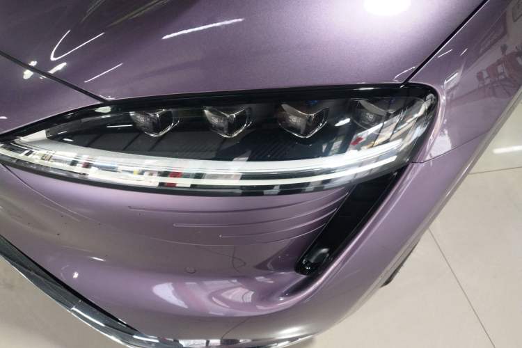 Used Hima Luxeed R7 2024 All-Electric 667 km Max
