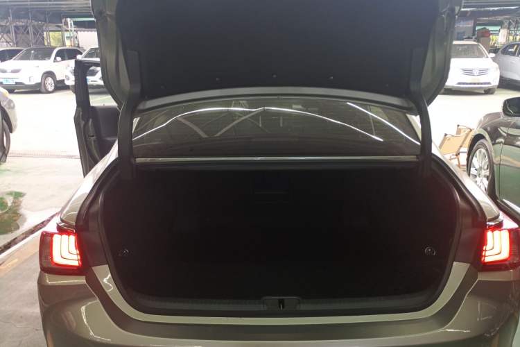 Used Lexus ES 2018 200 Excellence Edition China V Standard
