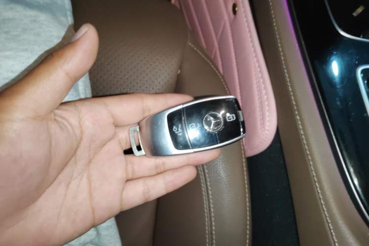 Used Mercedes-Benz E-Class 2017 E 300 L Sporty and Stylish Model