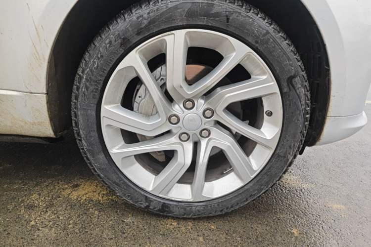 Used Land Rover Range Sport 2020 3.0 L6 HSE DYNAMIC Right Front Wheel Hub