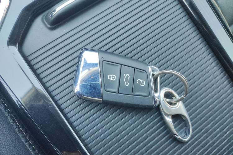 Used Volkswagen Passat 2020 Facelift 330TSI Elite Edition China VI Standard