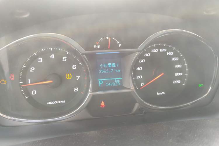 Used Chevrolet Captiva 2015 2.4L 4x4 Flagship Edition 7-Seater
