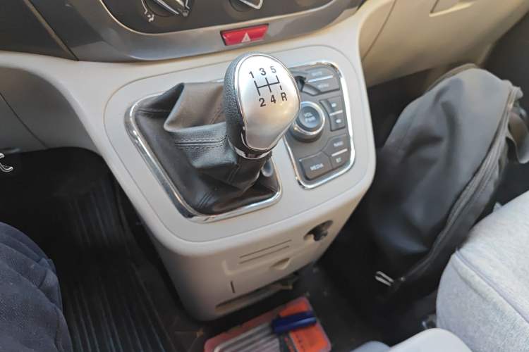 Used JAC Refine M3 2019 IKEA Edition 1.8L Luxury Smart Model Gear Lever