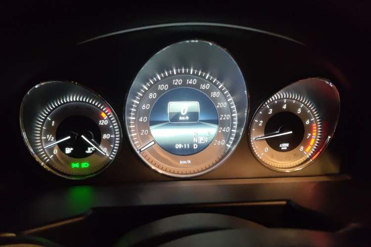 Used Mercedes-Benz GLK-Class 2013 GLK 300 4MATIC Dynamic Sunroof Model
