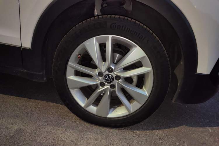 Used Volkswagen T-Cross 2021 280TSI DSG Comfort Edition Right Front Wheel Hub