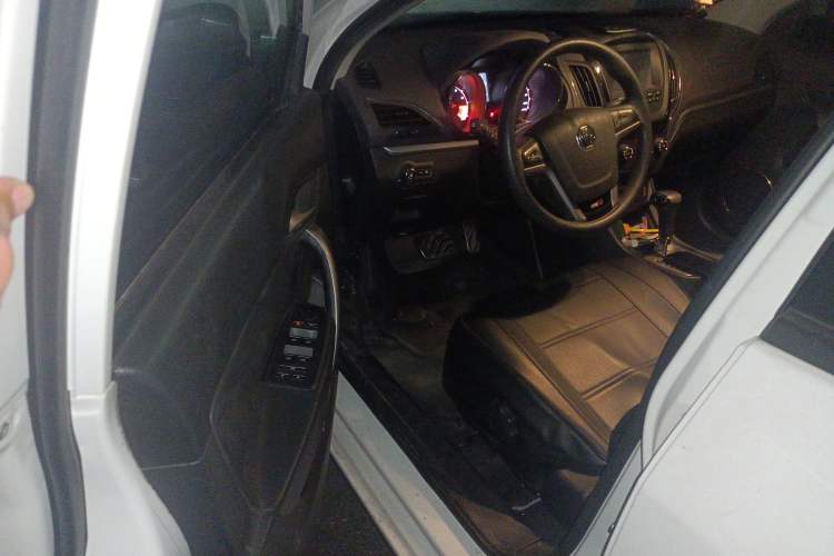 Used MG 5 2012 1.5L Automatic Luxury Edition