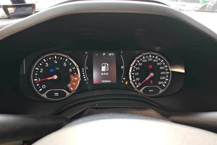 Used Jeep Renegade 2017 180T Automatic High-Energy Version Instrument Cluster