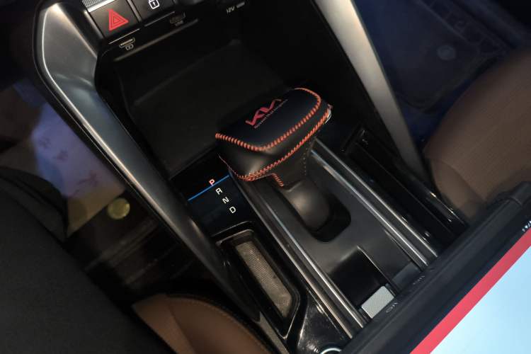 Used Kia Sportage R 2021 Ace 2.0L Splendid Edition Gear Lever