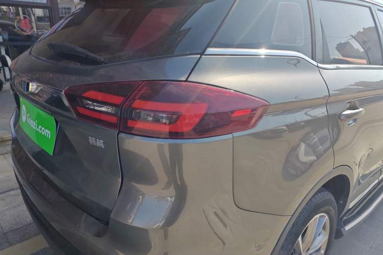 Used Geely Auto Emgrand X7 Sport 2018 1.8TD Automatic Two-Wheel Drive Smart Connect 4G Internet Edition
