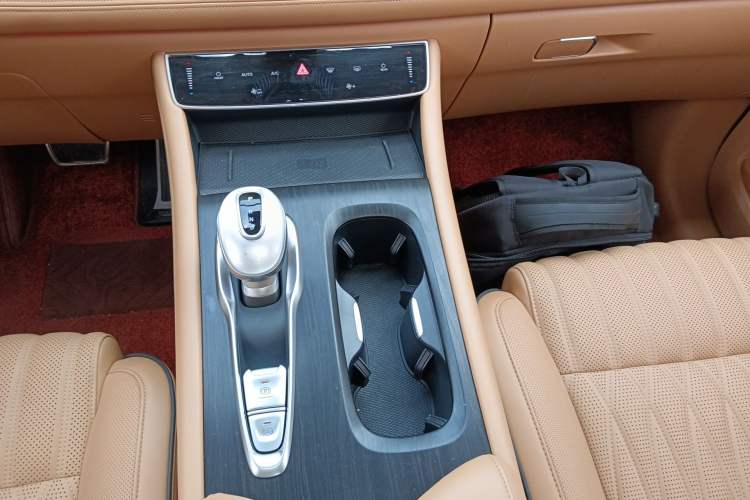 Used VOYAH Dream 2022 Low-Carbon Edition Dream+ Smart Enjoyment Package Gear Lever