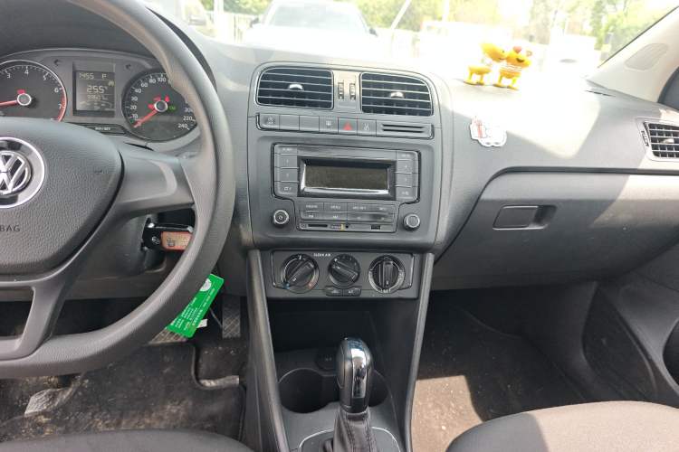 Used Volkswagen Polo 2018 1.5L Automatic Advanced Driving Model Audio And AC Panel