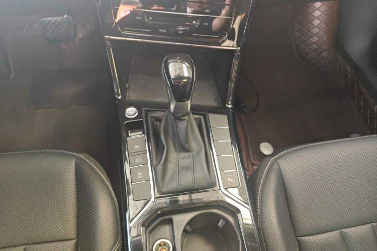 Used Volkswagen Passat 2025 Premium Version 380TSI Dragon Edition