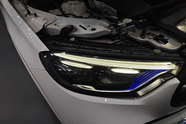 Used Mercedes-Benz GLC 2023 GLC 300 L 4MATIC Luxury 7-Seater Right Front Headlight