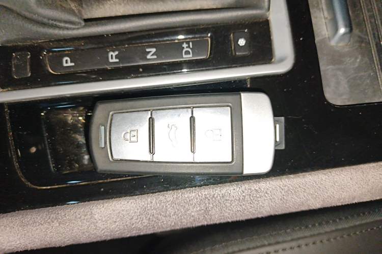 Used Sinotruk VGV U70 2020 1.5T Automatic Smart Luxury 7-Seater Interior 1