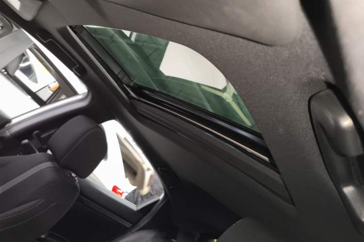 Used Honda Civic 2021 HATCHBACK 220TURBO CVT Trendy Cool Edition
