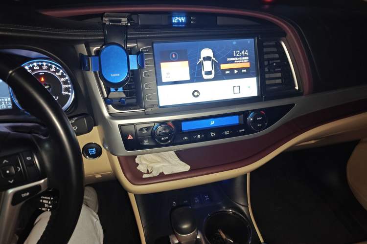 Used Toyota Highlander 2015 2.0T Four-Wheel Drive Luxury Edition 7-Seater
