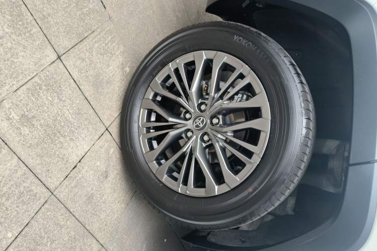 Used Toyota Wildlander 2023 Dual-Motor 2.5L E-CVT Two-Wheel Drive Luxury PLUS Edition Right Rear Wheel Hub