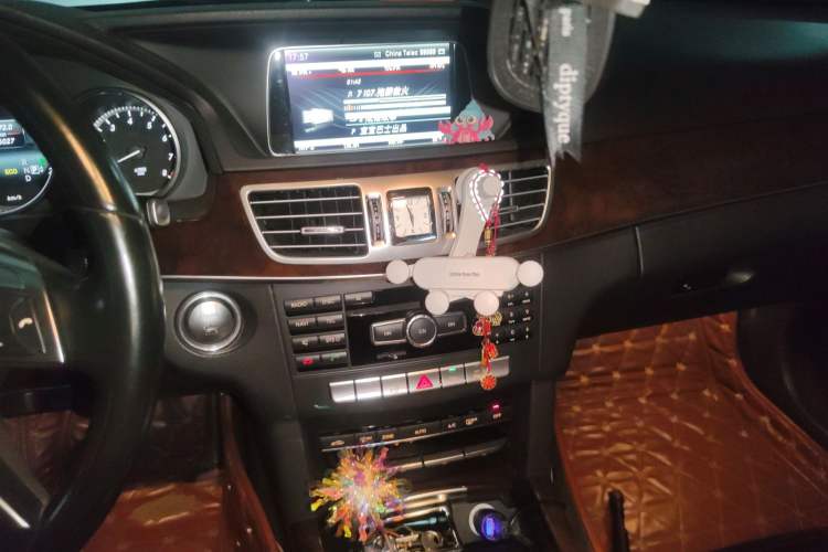 Used Mercedes-Benz E-Class 2015 E 200 L Audio And AC Panel