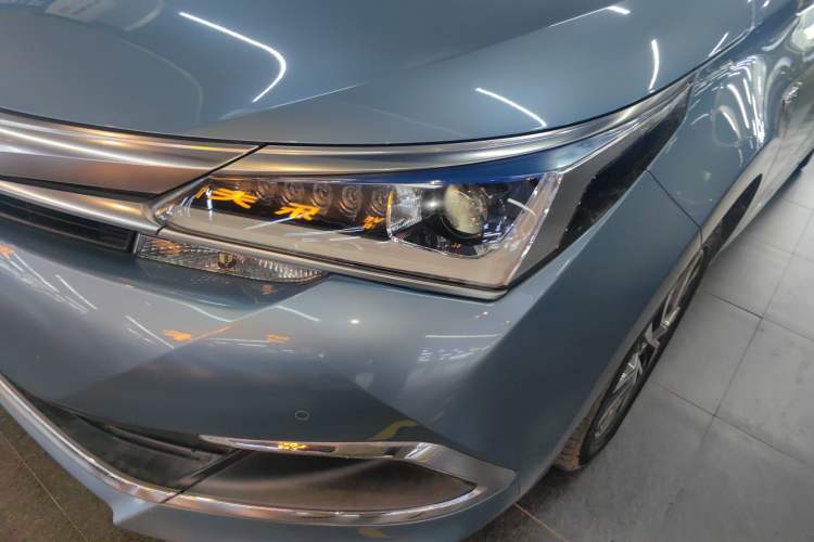 Used Toyota Corolla 2017 Revised Dual-Engine 1.8L E-CVT Elite Edition