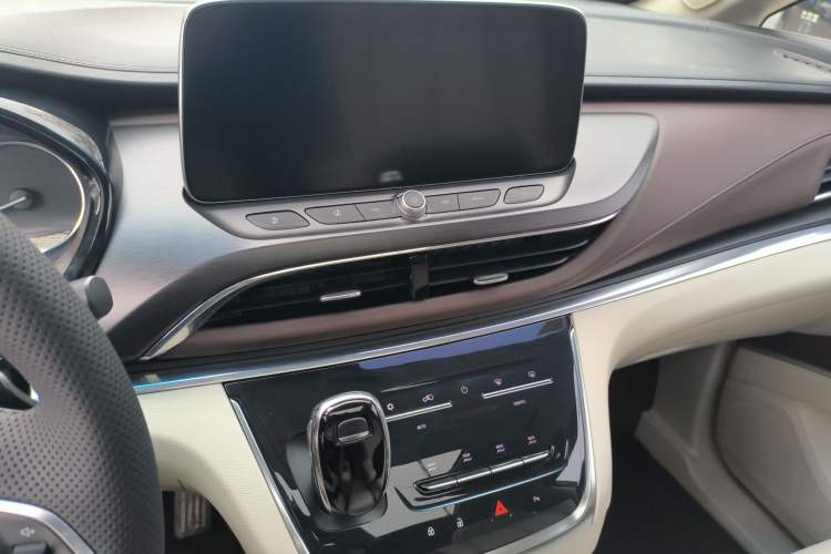 Used Buick GL8 2020 Land Business Class 652T Luxury Model
