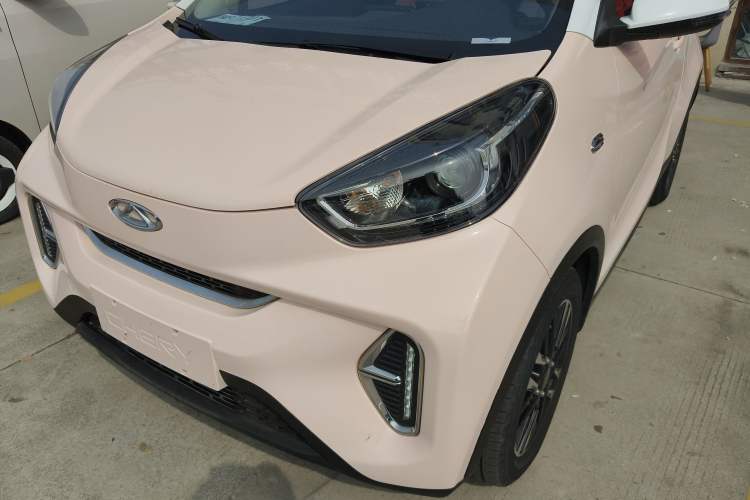 Used Chery Little Ant 2022 Sweet Pink Edition Half-Sugar Version Lithium Iron Phosphate 29.2 kWh 30 kW 301 km