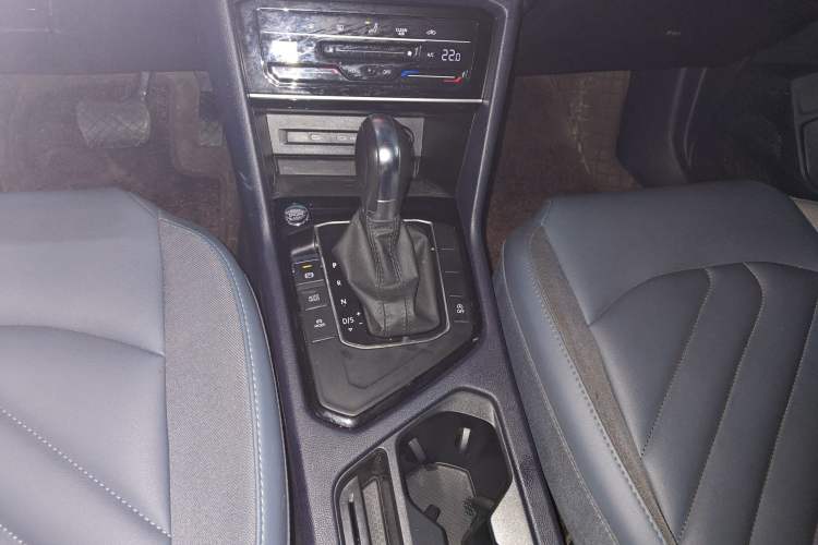 Used Volkswagen Tharu 2023 300TSI Two-Wheel-Drive Full Moon Edition
