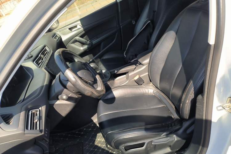 Used Peugeot 308 2016 1.6L Manual Fashion Edition
