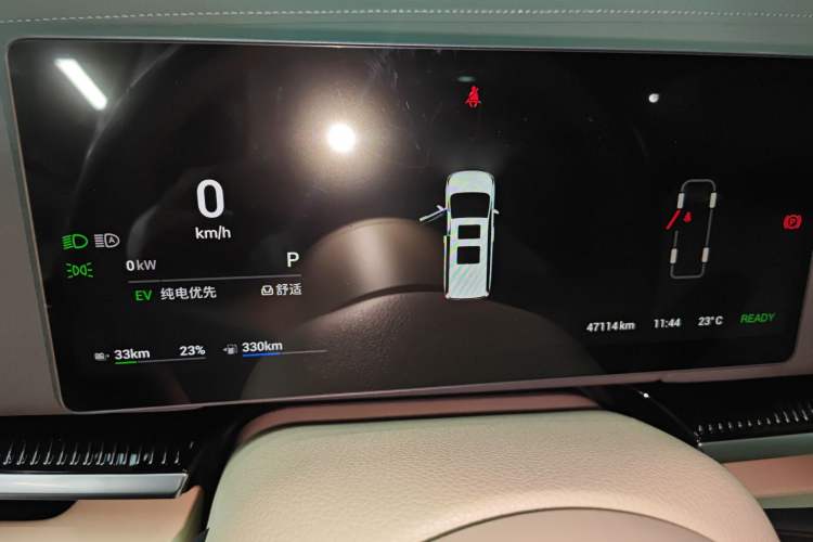 Used VOYAH Dream 2025 PHEV Four-Wheel-Drive Flagship Kunpeng Edition Instrument Cluster