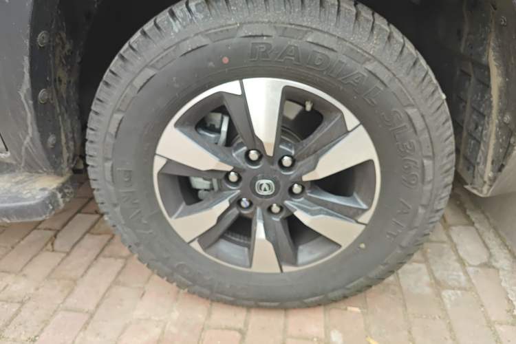 Used CHANGAN Fengjing RV Supreme Edition Right Front Wheel Hub