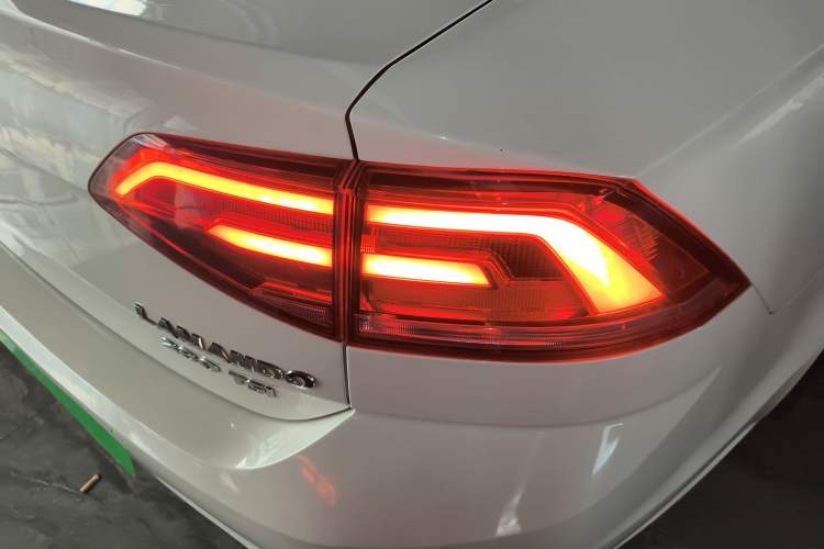 Used Volkswagen Lamando 2015 280TSI DSG Comfort Edition Right Rear Taillight
