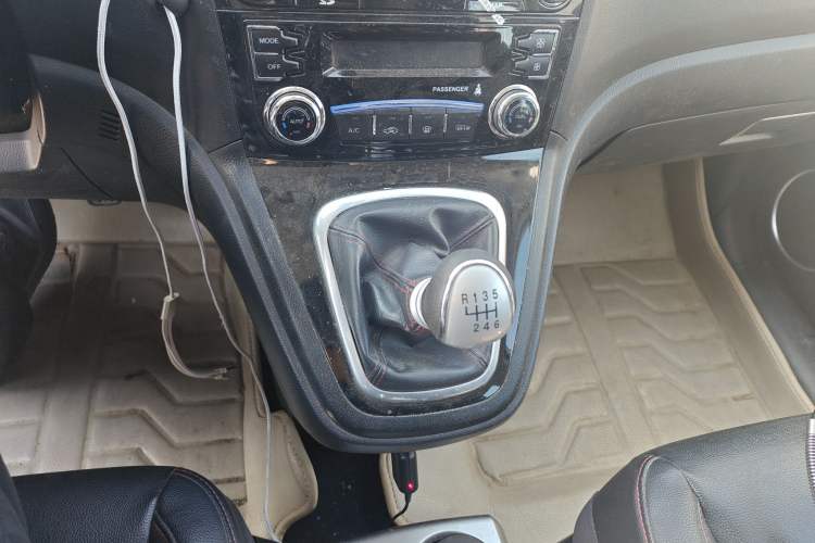 Used Haval H6 2013 Upgraded Model 1.5T Manual Two-Wheel Drive Elite Version