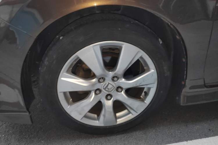 Used Honda Jade 2013 1.8L automatic Comfort version 5 seats