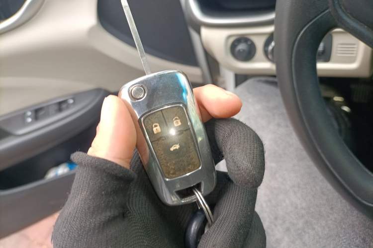 Used Buick GT 2016 15N Manual Entry-Level Trim Vehicle Key