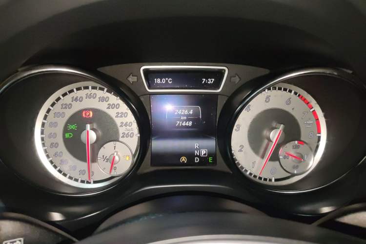 Used Mercedes-Benz GLA 2015 GLA 220 4MATIC Fashion Model
