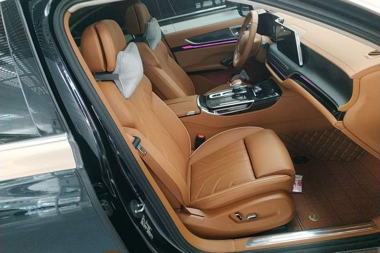 Used Hongqi H9 2024 2.0T Qixiang Luxury Business Edition Right Front Seat