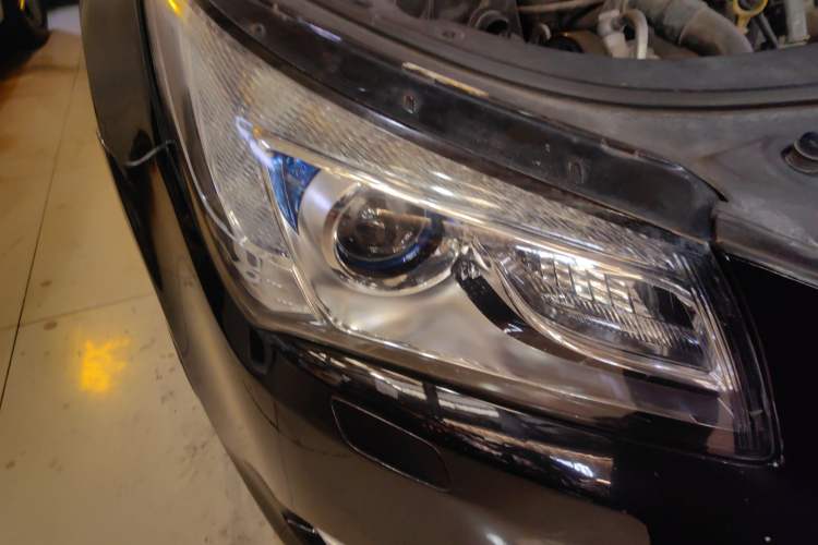 Used Buick LaCrosse 2014 2.0T SIDI Elite Tech Version Right Front Headlight