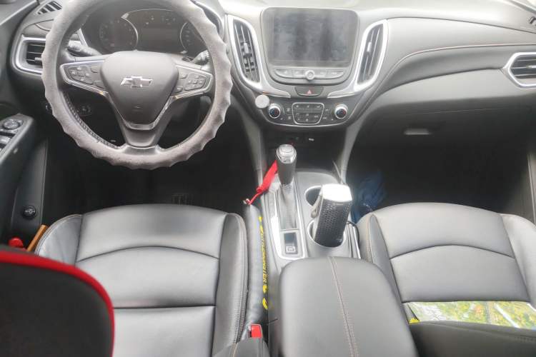 Used Chevrolet Equinox 2019 535T Automatic YuJie Edition China VI
