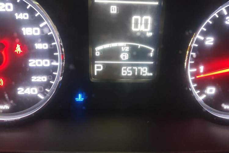 Used Roewe RX5 2016 20T Two-Wheel Drive Automatic Flagship Edition
