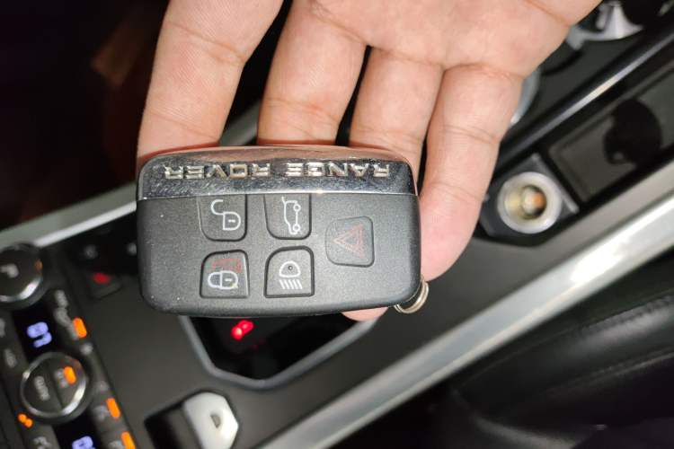 Used Land Rover Range Evoque 2015 2.0T 5-Door Luxury Edition