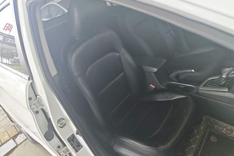 Used Hyundai Elantra (6th Generation / Lingdong) 2016 1.6L Automatic ZhiXuan – Elite Version
