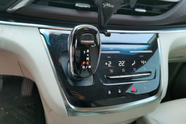 Used Buick GL8 2023 Land Executive Class Smart Enjoyment Model