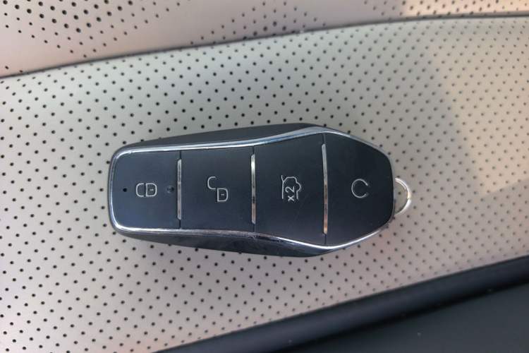 Used BYD Dolphin 2023 420 km Fashion Edition Vehicle Key